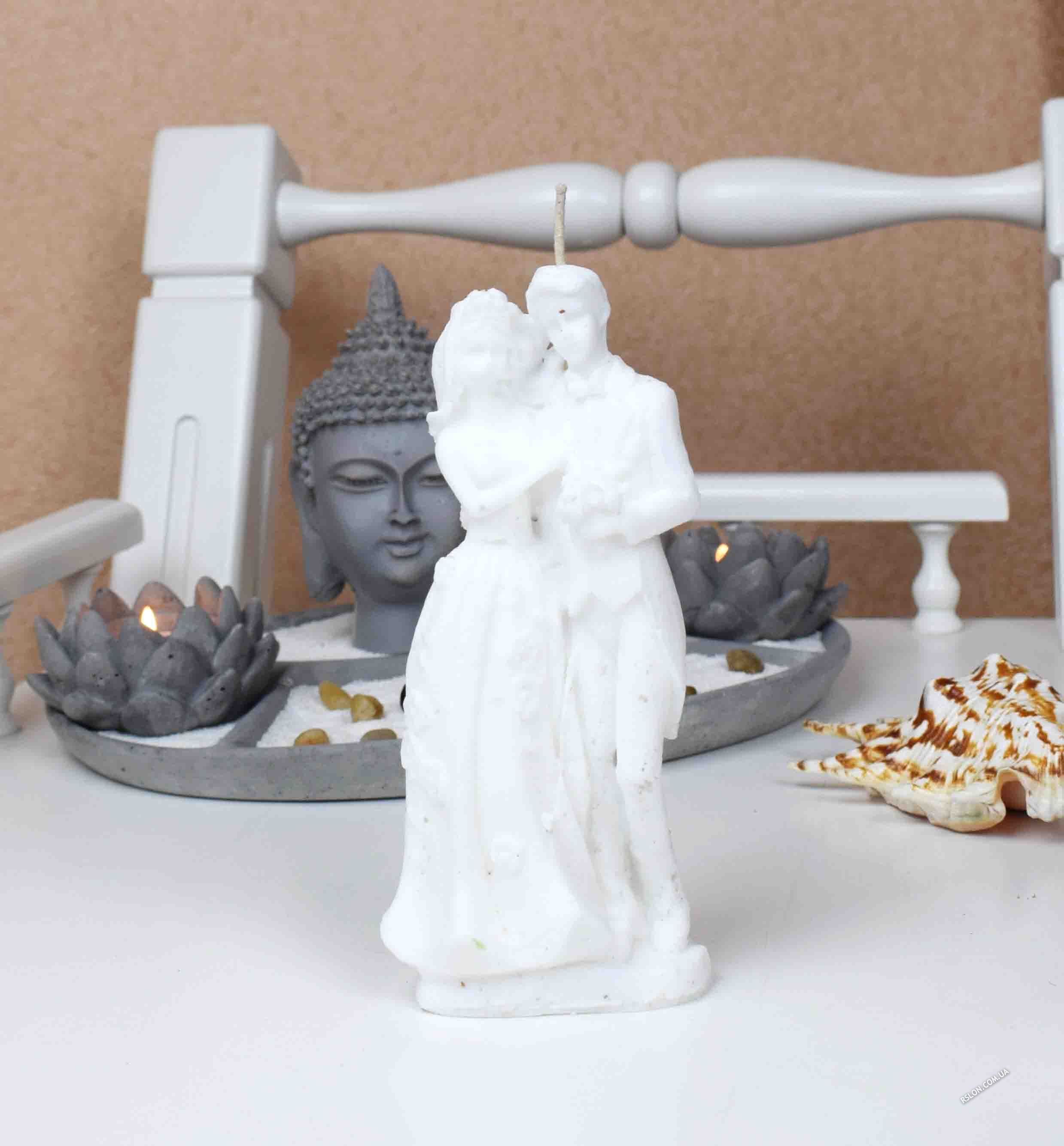 Свічка "наречений і наречена".Колір:Білий висота: 17см. Матеріал: парафін.